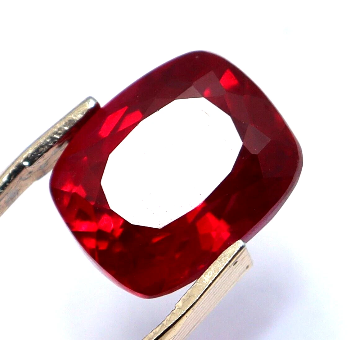 Cushion cut ruby deals