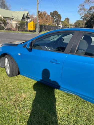 Holden Cruze 2014 equipe sports edition. low kms 1 elderly owner. as new - Picture 15 of 21
