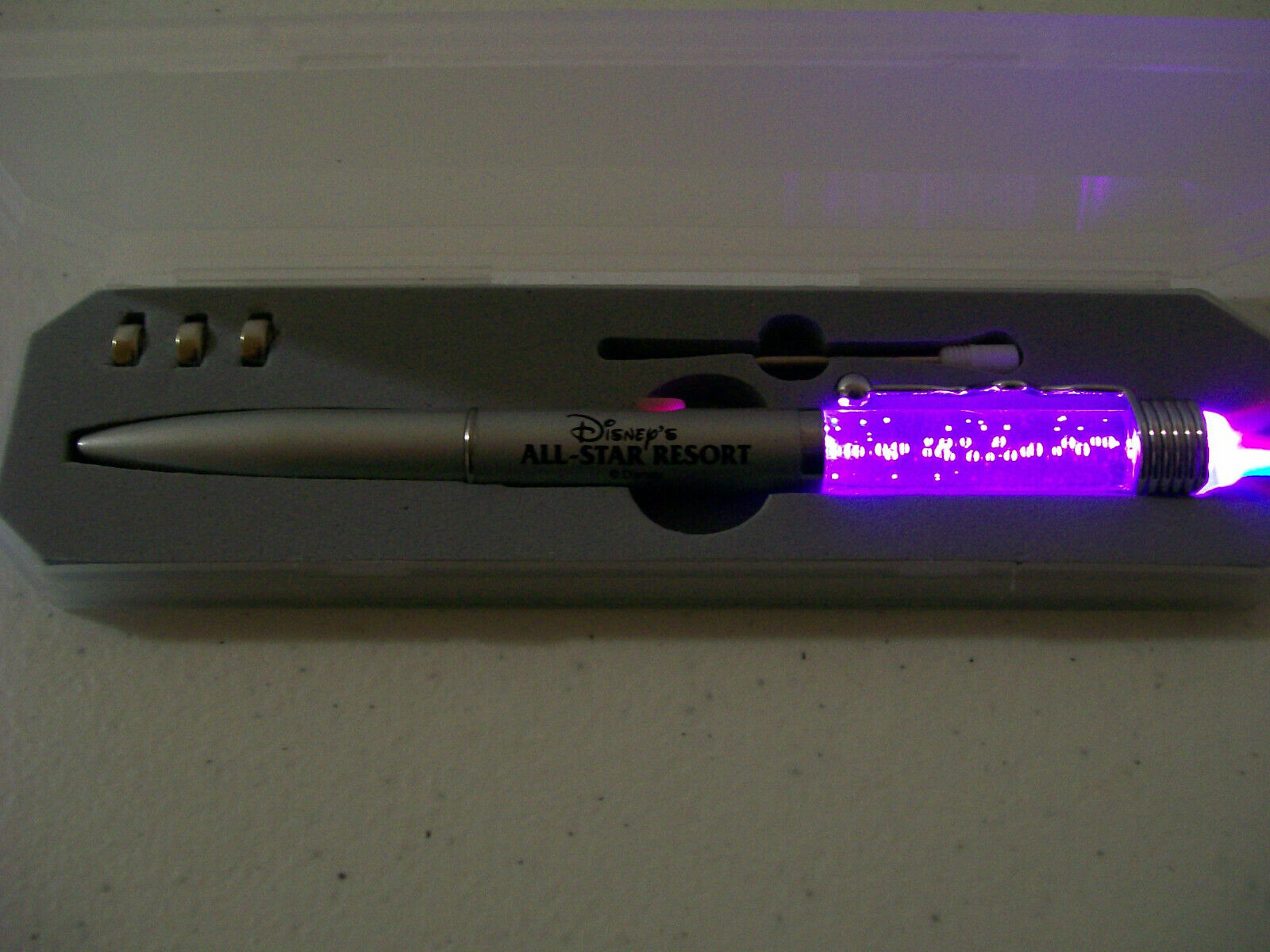 Disney's ALL STAR RESORT Light Pen 8 colors New in case