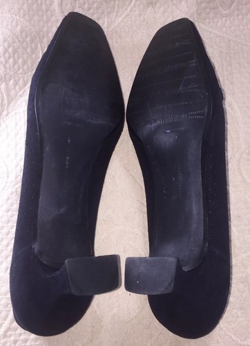 STUART WEITZMAN Black Perforated Suede Kitten Heels Pumps Women's 6 M Bow Shoes - Picture 9 of 9