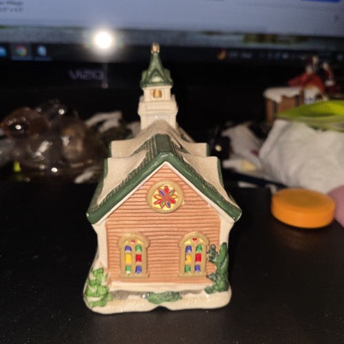 Cobblestone Corners 2005 Windham Heights Christmas Village Church 5.5" x 4.5" - Picture 3 of 5