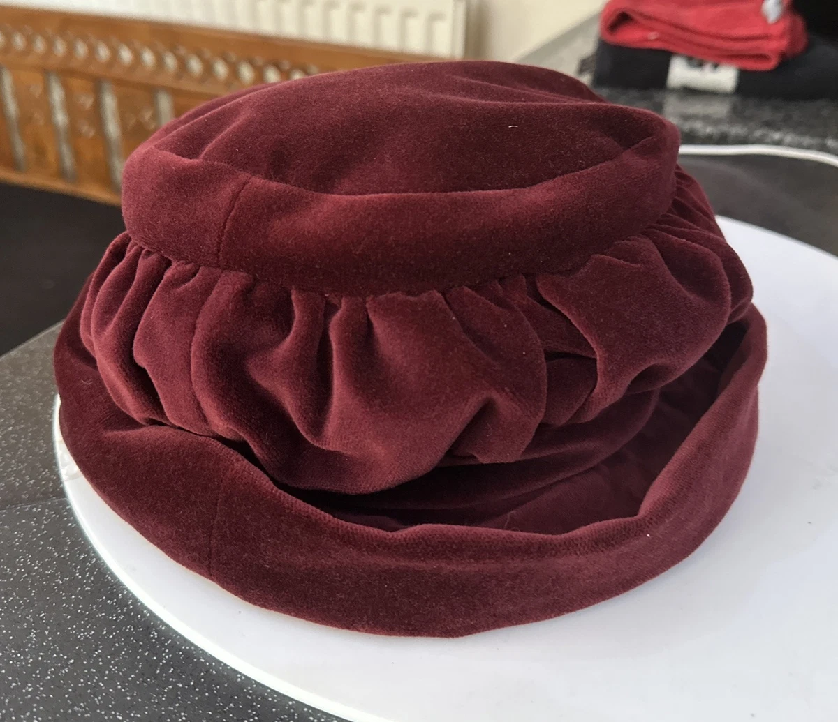 Vintage Ann Vuille 1980s Brown Felt Hat‎ Velvet Band Large Rosette Flower OSCAR DE LA RENTA feathered wool hat Brown. Very beautiful. New main image 4