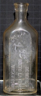 ''C. L. LIEN DRUGGIST NORTH LA CROSSE WISCONSIN'' embossed medicine bottle v 1890s