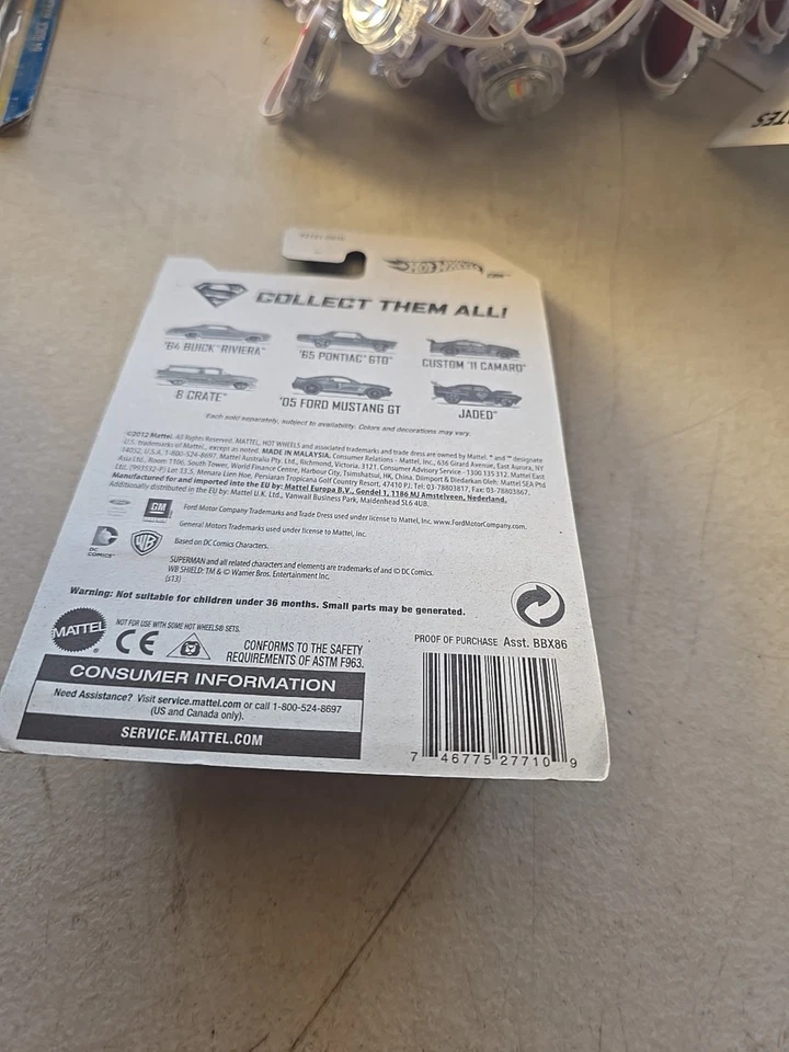 Hot Wheels Superman 1964 Buick Riviera 1/64 - Image 4 of 4