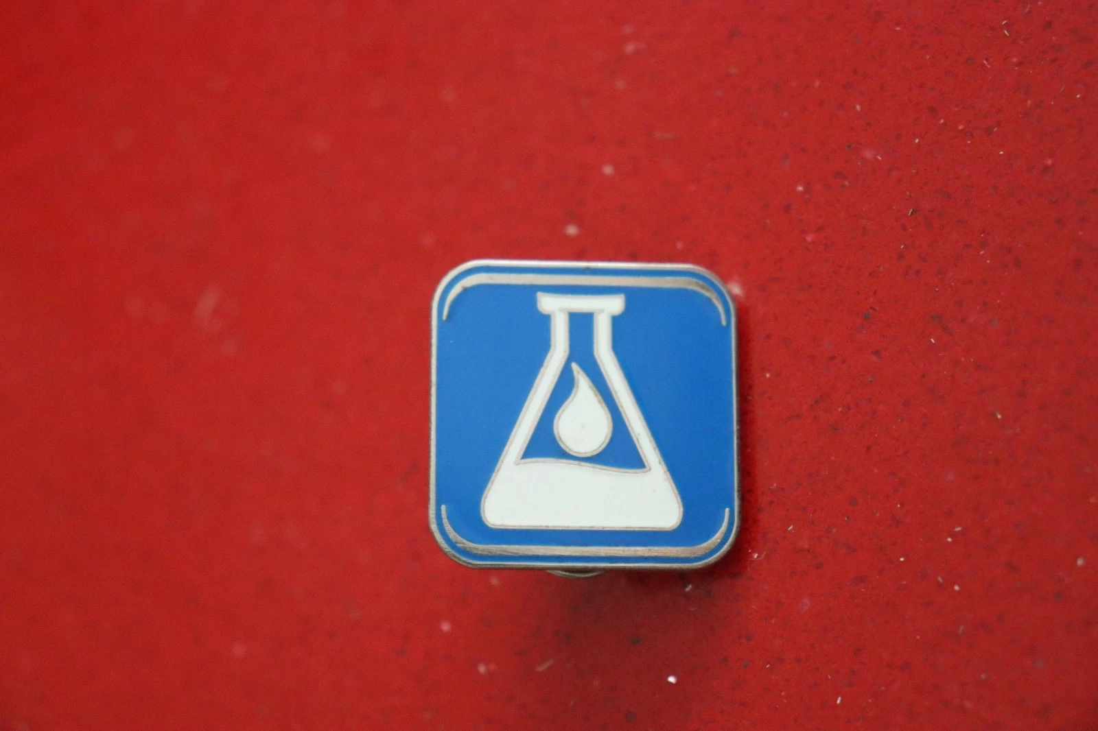 Science Lab Beaker Chemist STEM Collectible Enamel Pin Badge Limited Ed. Rare