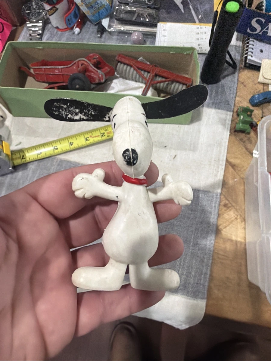 Peanuts Cartoon & TV Character Action Figures Snoopy 1960-1969