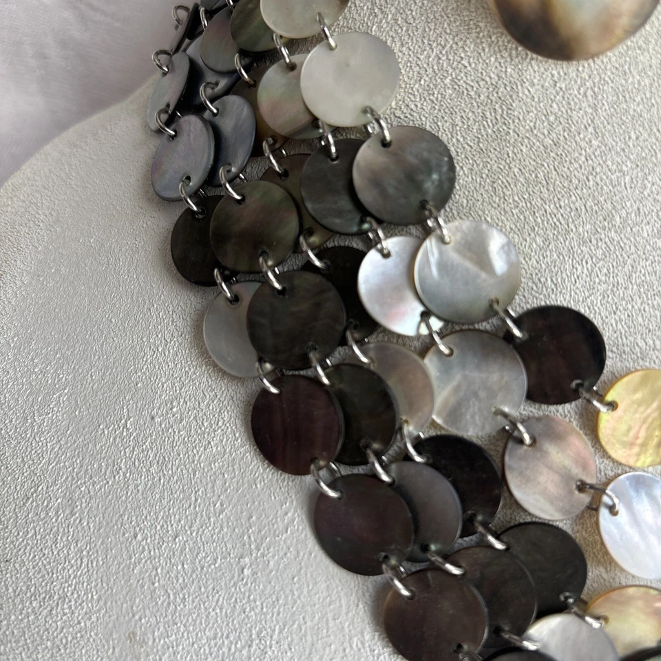 Collar Lia Sophia Gotas Luna Madreperla Discos Fregona Multi Hilo Tono Plateado Foto 3 de 4