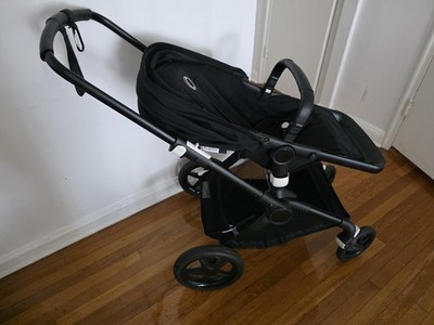 Bugaboo Fox 2 I Mint Condition. Includes The Bassinet And Also The Bugaboo Bag.