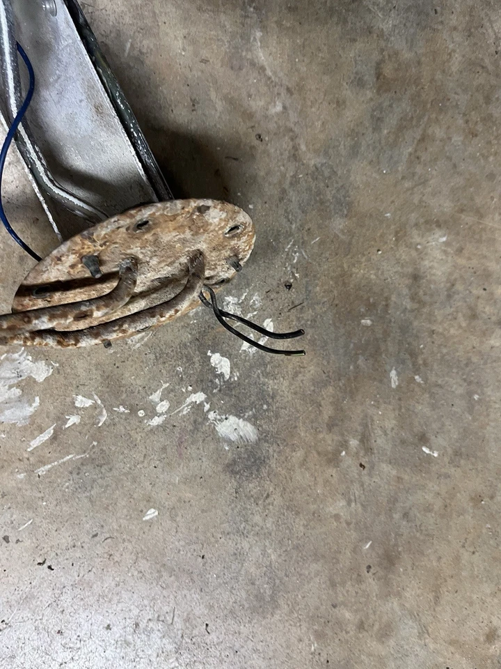 91-96 MITSUBISHI MIGHTY MAX & D50 PICKUP OEM BOMBA DE COMBUSTIBLE DE GAS CONJUNTO DE UNIDAD DE ENVÍO Foto 4 de 4