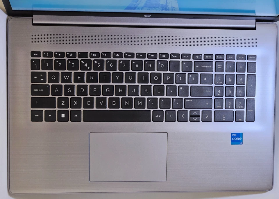 HP ProBook 470 G8 17.3" Intel i5 11th Gen @ 2.4Ghz 8GB 256GB NVMe SSD Win 11 Pro - Image 3 of 4