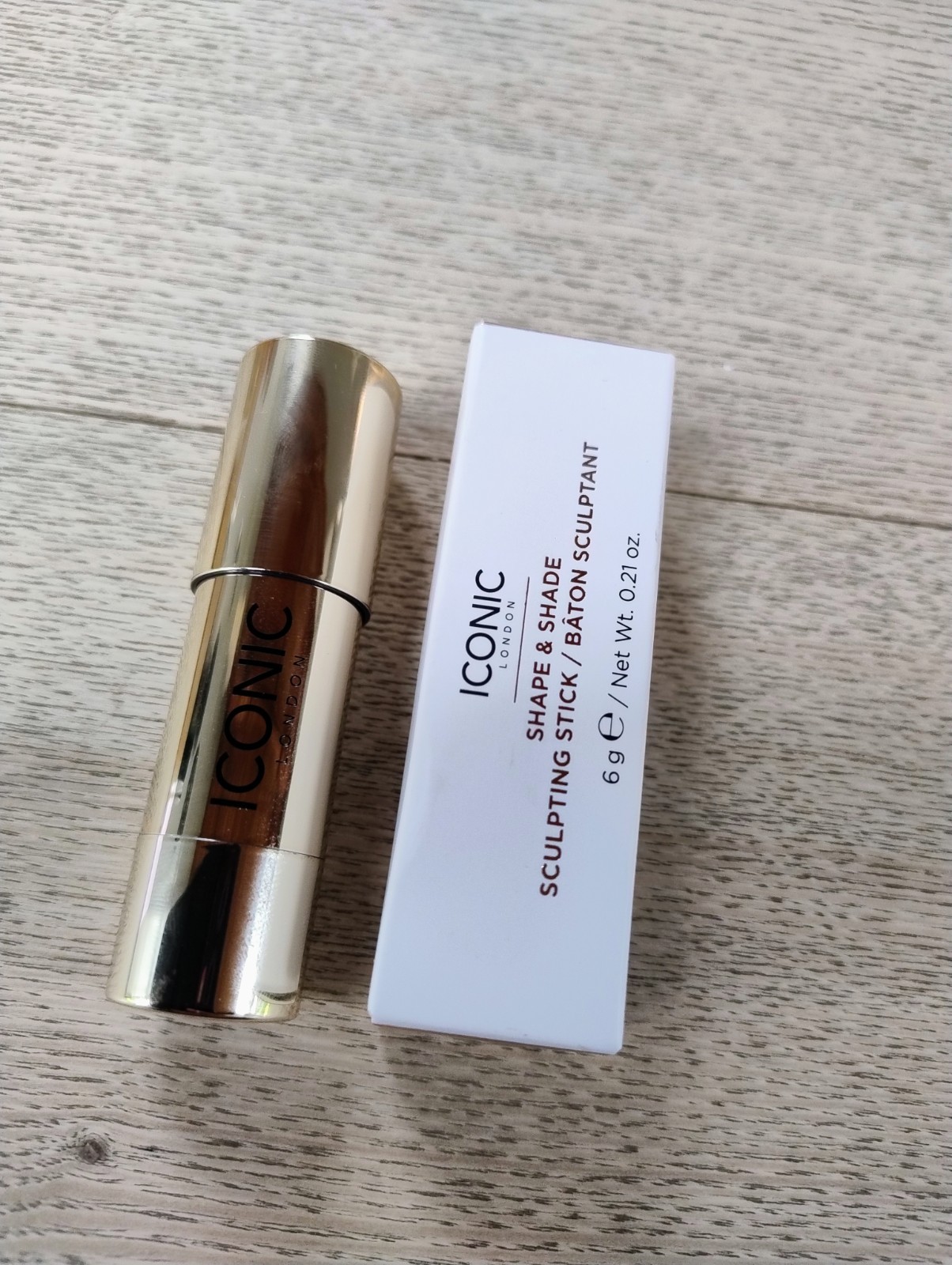Iconic London Shape & Shade Sculpting Stick In Chisel 6g