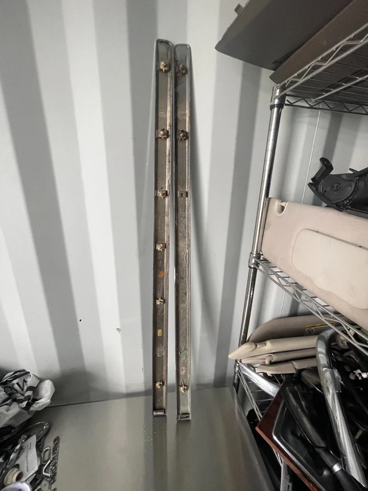 Jeep Grand Cherokee 2005-2010 pasajero conductor moldura de puerta cromada OEM Foto 2 de 3