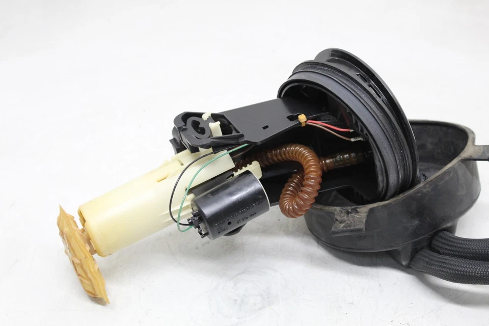 2003 00-03 BMW F650CS F650 Fuel Pump Gas Petrol Assembly - Image 3 of 4