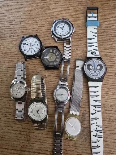 A Lot Of 8 Mens & Women's Vintage Swatches  And Timex Untested Some Working