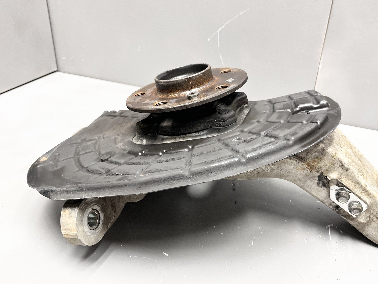 ⭐️2017-2022 MASERATI LEVANTE FRONT LEFT SPINDLE KNUCKLE WHEEL BEARING HUB OEM