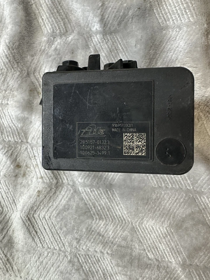 Bomba abs Triumph Street Triple RS 2018 Foto 2 de 4