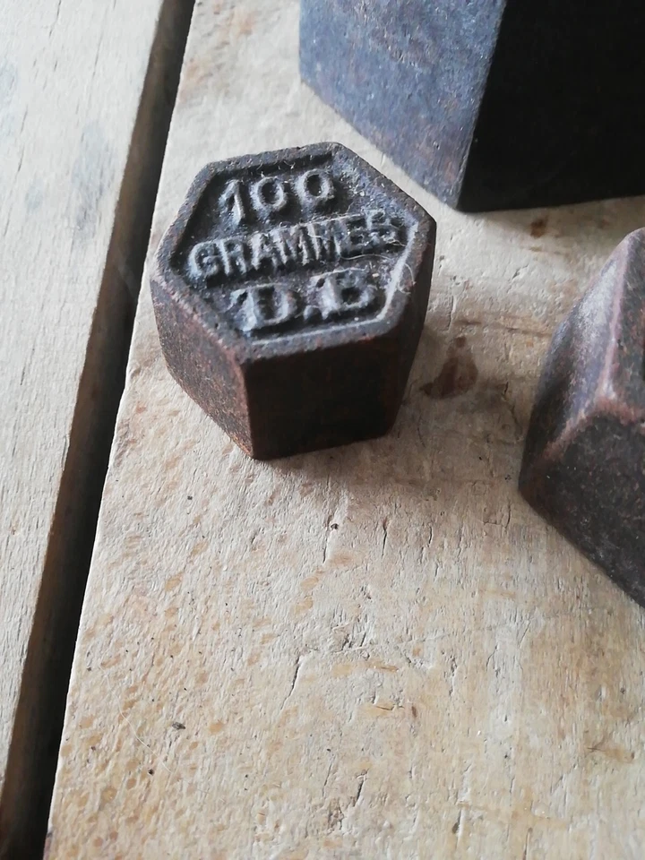 3 Stück Franz. ALTES Eisengewicht 6-eckig Krämer Waagengewicht 1kg, 200g, 100g - Bild 4 von 4
