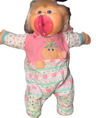 CABBAGE PATCH KID BLE  BABYLAND GENERAL EXCLUSIVE BABY PACI, cute!