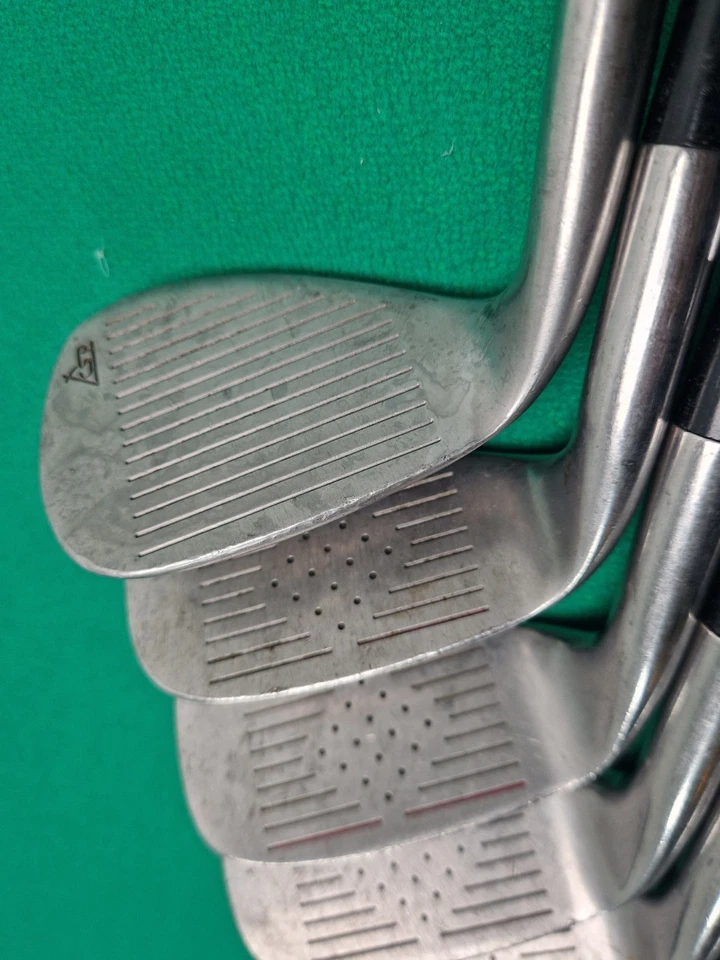 Men's Vintage R/H  WILSON Blueridge Snead SW-3 Iron Golf Club Set - Image 4 of 4