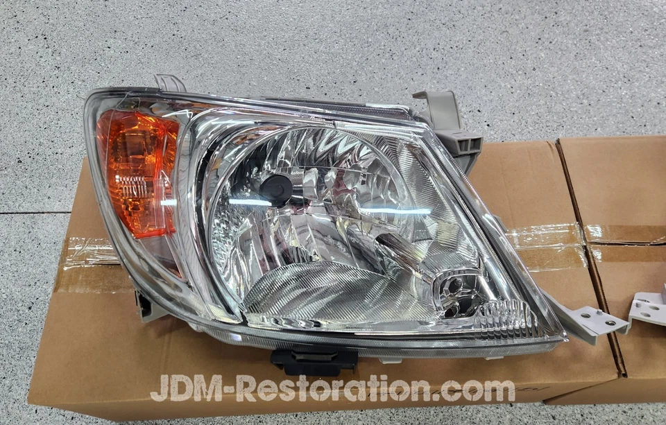 Headlights To Suit 05-08 Toyota Hilux Workmate SR SR5 LH + RH - Image 2 of 4