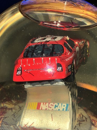 Globo de nieve Dale Earnhardt Jr 2005 negro #8 - Imagen 4 de 17