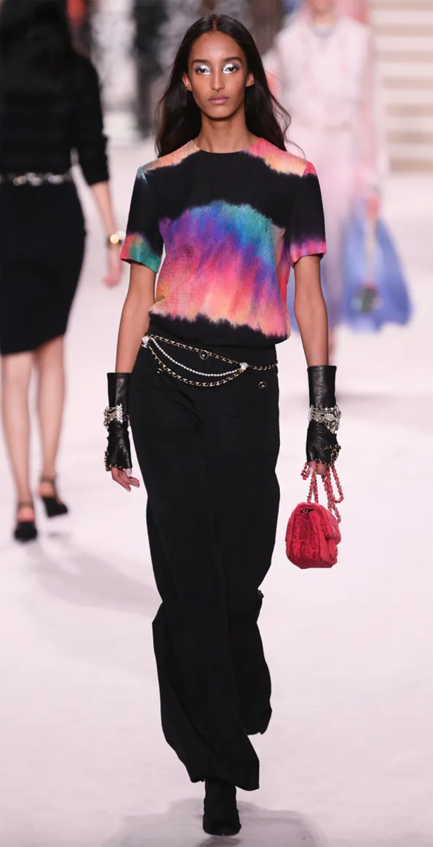 $2800 20A CHANEL BLACK MULTICOLOR SILK GOLD LIONHEAD RUNWAY TOP 34
