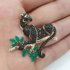 Authentic 2.00Ct Marquise Cut Simulated Emerald Leopard Brooch Pin 14K Yellow Gold Plated