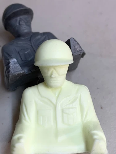 Marx Replacement Race Car Small Driver, Single Pin