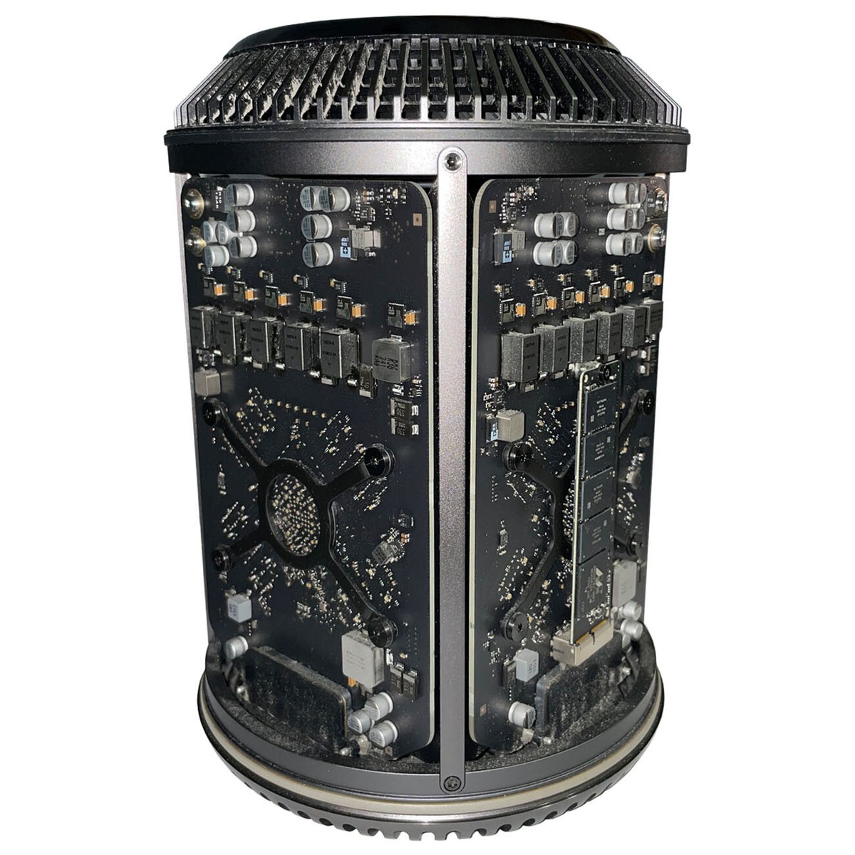 Apple Mac Pro A1481 Desktop Xeon E5 3.7 Ghz, 16GB Mem., 500GB SSD