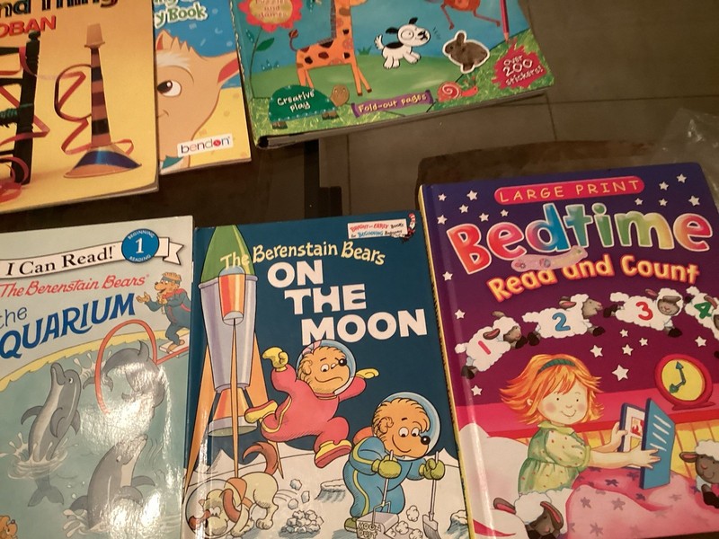 Books for beginning readers, including Berenstain Bears & Thomas & Friends