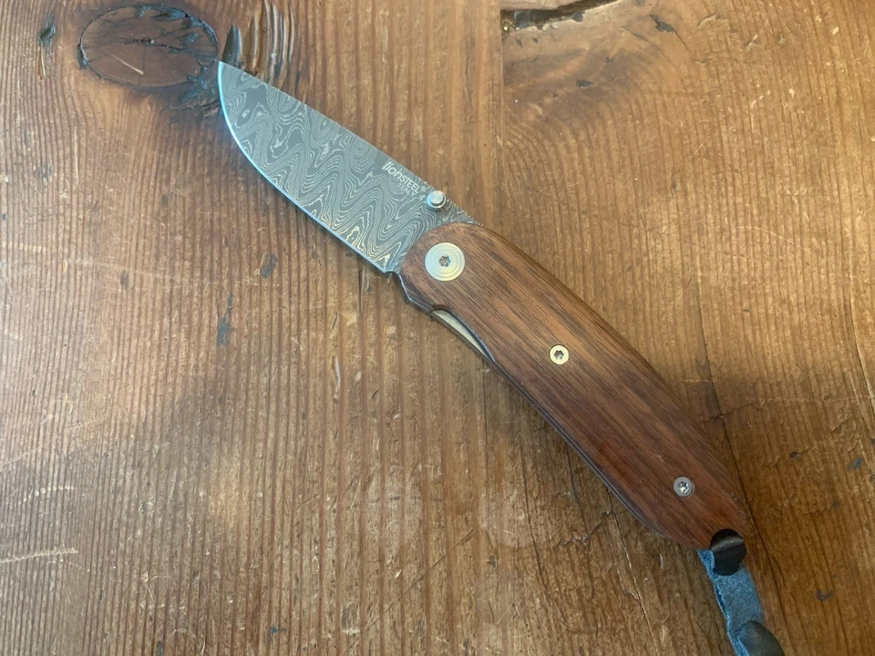 Navaja de Bolsillo Plegable Lion Steel Mini Damasco Linerlock Madera Santos 8120D ST Foto 3 de 4