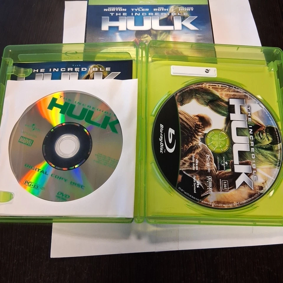 The Incredible Hulk Blu-Ray, Green Case, Lenticular 3-D Slipcover, Bonus & DC Foto 4 de 4