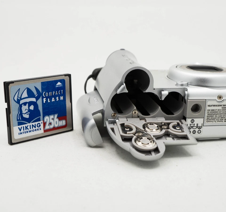 Canon PowerShot A75 3.2MP Digital Camera - Silver - Image 3 of 4