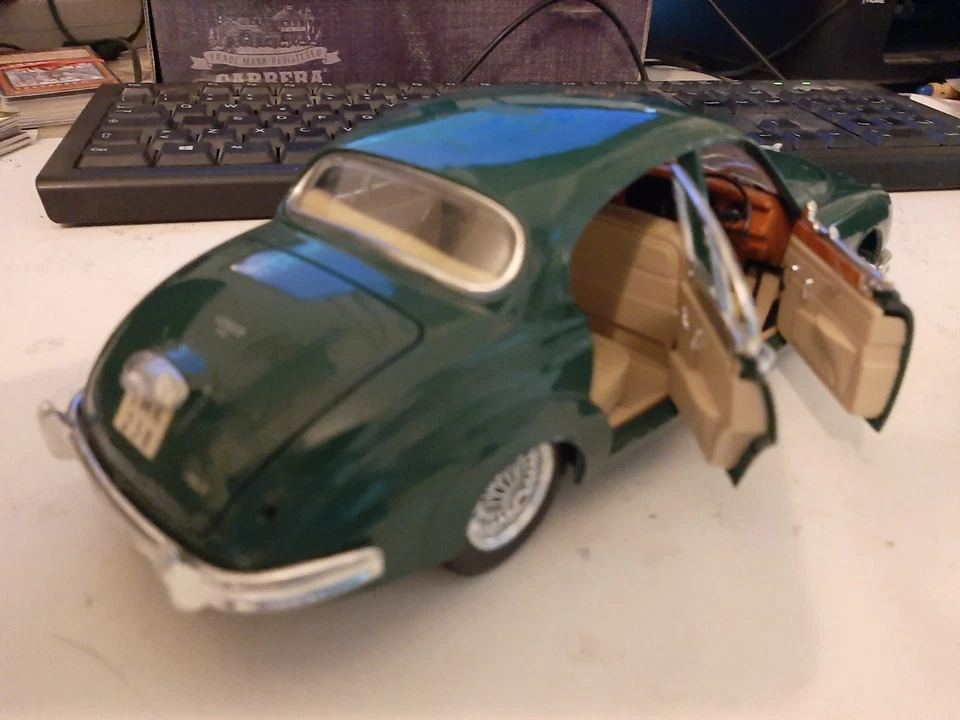 MODELLINO JAGUAR MARK II 1959 - MAISTO 1 : 18 SPECIAL EDITION - Immagine 2 di 4