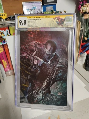 Amazing Spider-Man 33: CGC 9.8 Giang NYCC Virgin Variant - SS John Giang - 2023