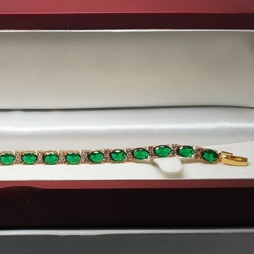 Yellow gold finish oval Green emerald and created diamonds tennis bracelet - Picture 7 of 7