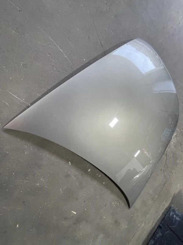 Audi A6 2008 sedán capó OEM+ (Dakar beige metálico) Foto 2 de 4