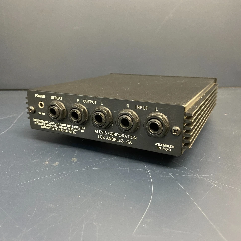 Alesis Microverb II 16bit Digital Reverb Unit with Power Supply - Image 3 of 4