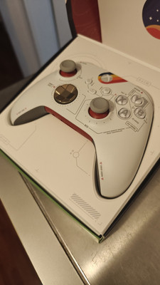 Microsoft Xbox One Starfield Limited Edition Controller - Weiß/Rot