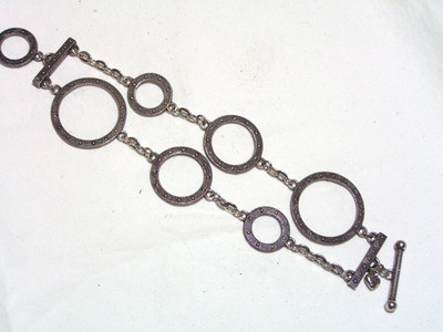 BRIGHTON Silberfarbene Ketten & Kreise Knebelarmband