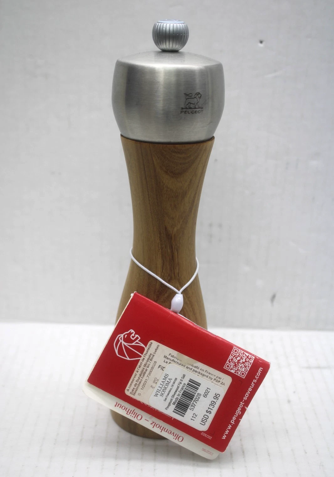 Peugeot 8" Classic Fidji Olivewood Salt Mill Grinder (BRAND NEW)
Opens in a new window or tab