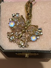 Juicy Couture Schmetterling Charm rosa, hellblau bunt Schmucksteine selten