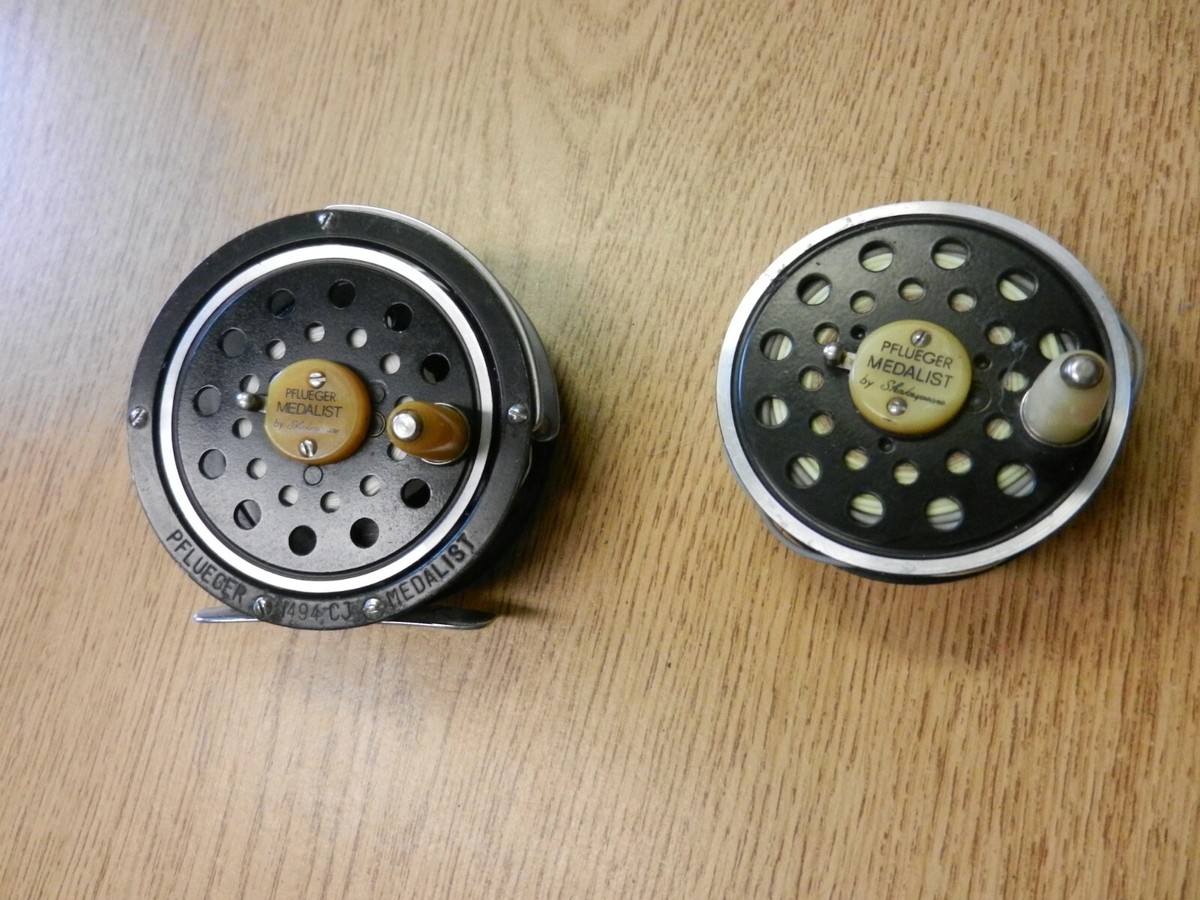 Vintage Pflueger Medalist 1494 CJ Fly Reel W/ Spare Spool Japan
