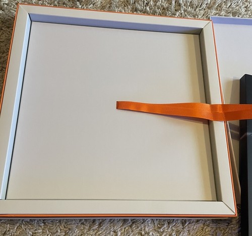 Mclaren 720s Book, Brand New Perfect Condition - Picture 9 of 12