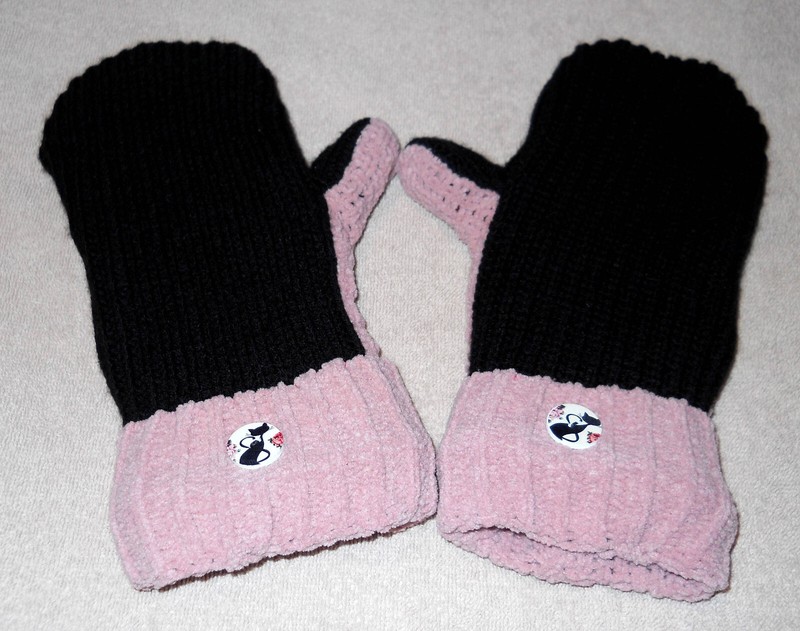 ALMOST BERNIE HANDMADE MITTENS PINK & BLACK ROCKABILLY  CATS  CAT BUTTONS MEDIUM