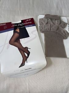 Hanes® Silk Reflections Control Top Sandalfoot Pantyhose 