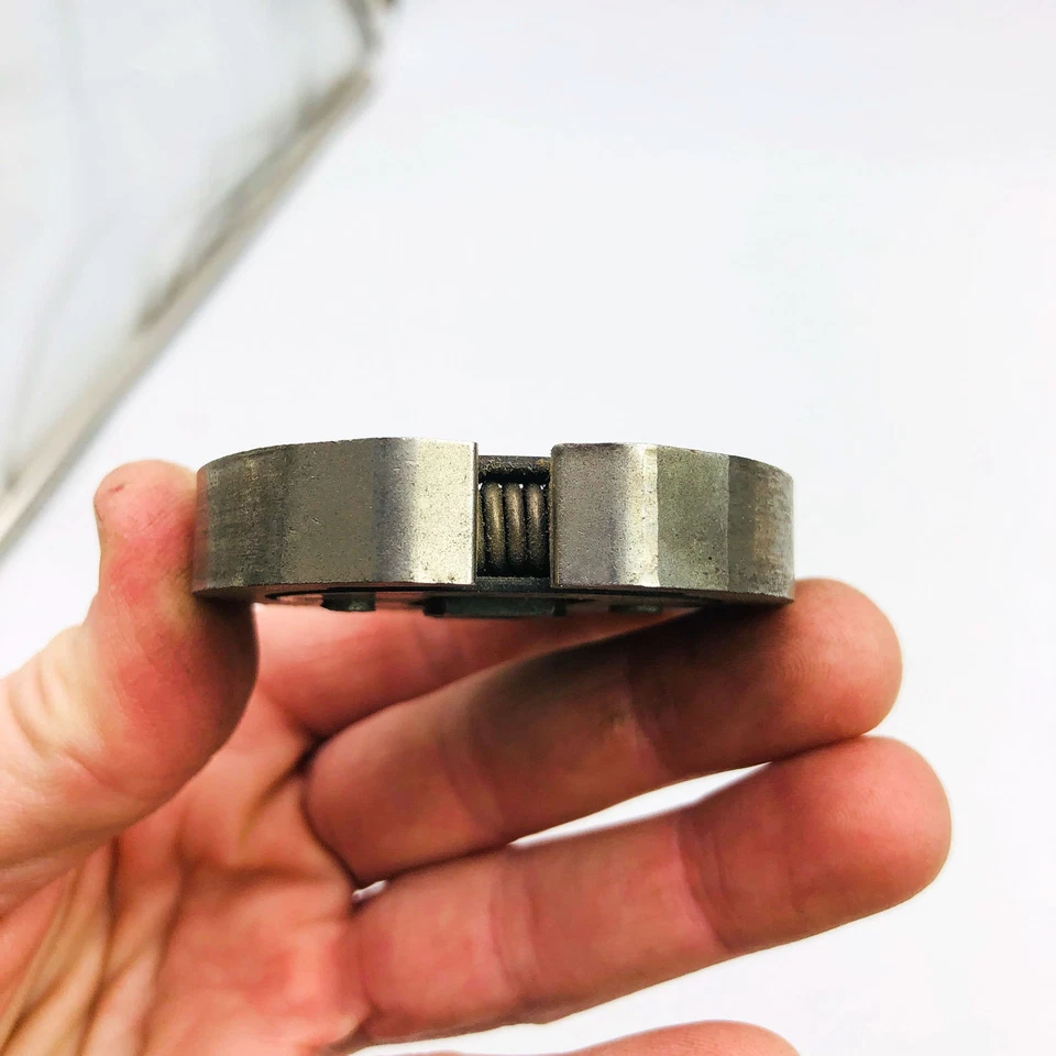 Embrague para motosierra Tanaka 2870170081 OEM usado reemplazado a 6685142 Foto 4 de 4