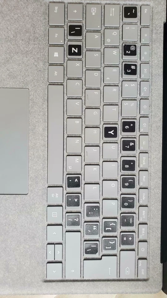 G1N Microsoft Surface Laptop 1769 TouchScreen Intel Core i7 8GB Model JKQ00007 - Image 3 of 3