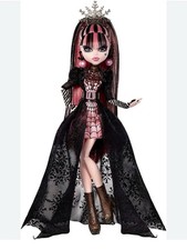Monster High HKX67 Draculaura Howliday Doll Special Edition