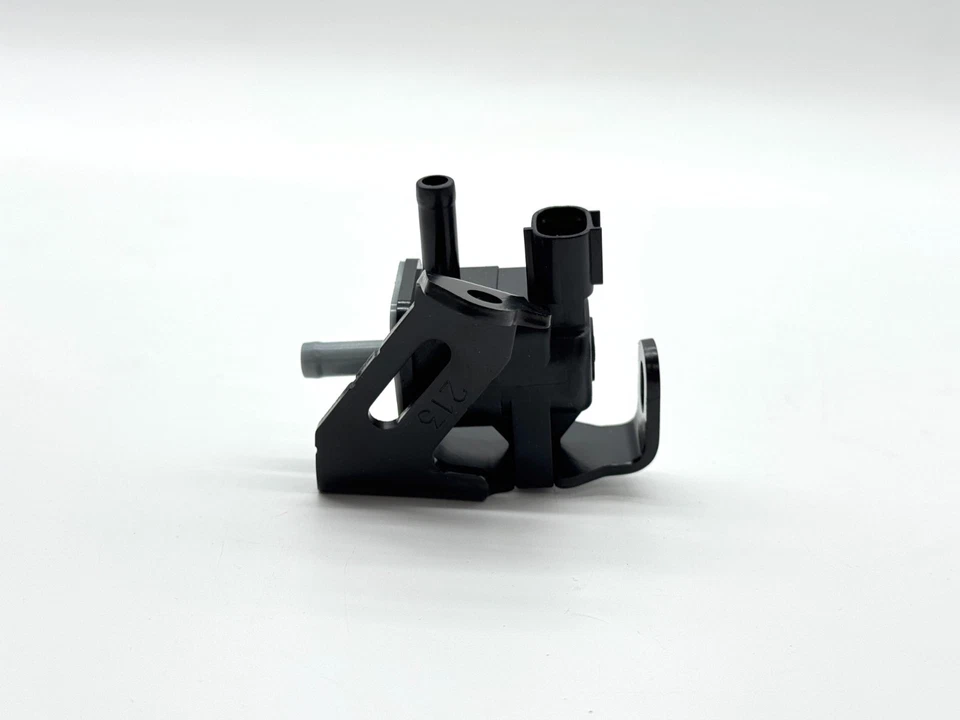 Toyota Vacuum Switching Valve CHECK DESCRIPTION FOR FITMENT Genuine OEM OE - Image 2 of 4